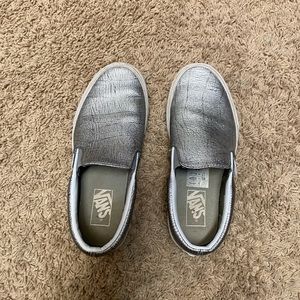 Women’s cracked leather silver vans